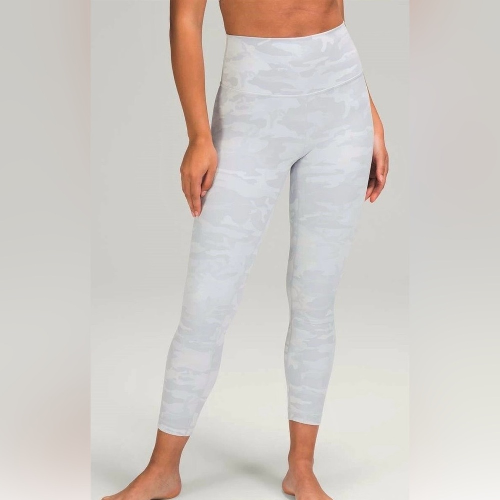 Lululemon Wunder Under High-Rise Tight 25" *Luxtreme, size 6